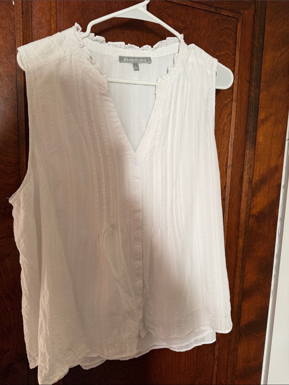 Daniel Rainn Cream-White Sleeveless Ruffle-Trim Button Front Blouse